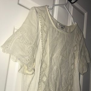 American eagle ivory embroidered top
